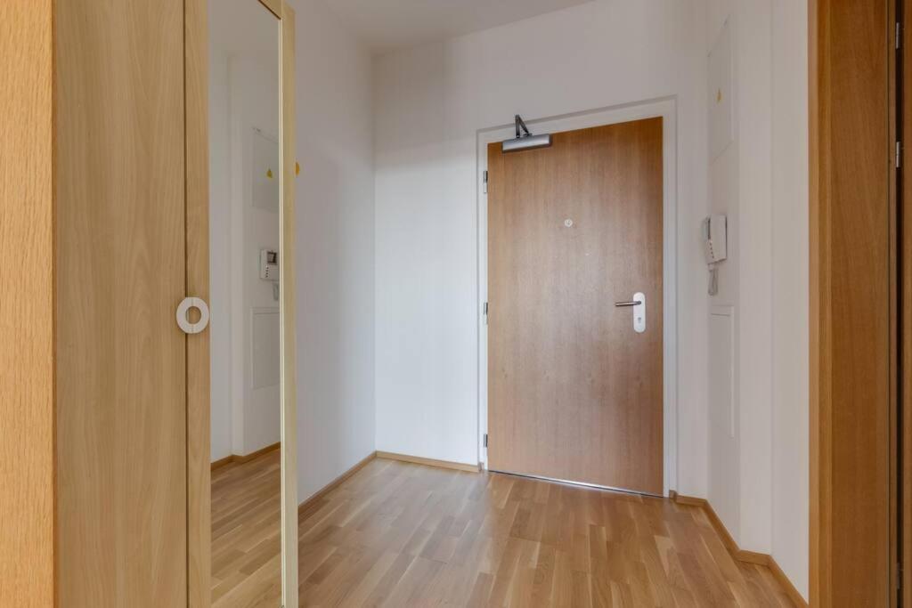 Jt'S Apartments Korunni Str. Prag Dış mekan fotoğraf