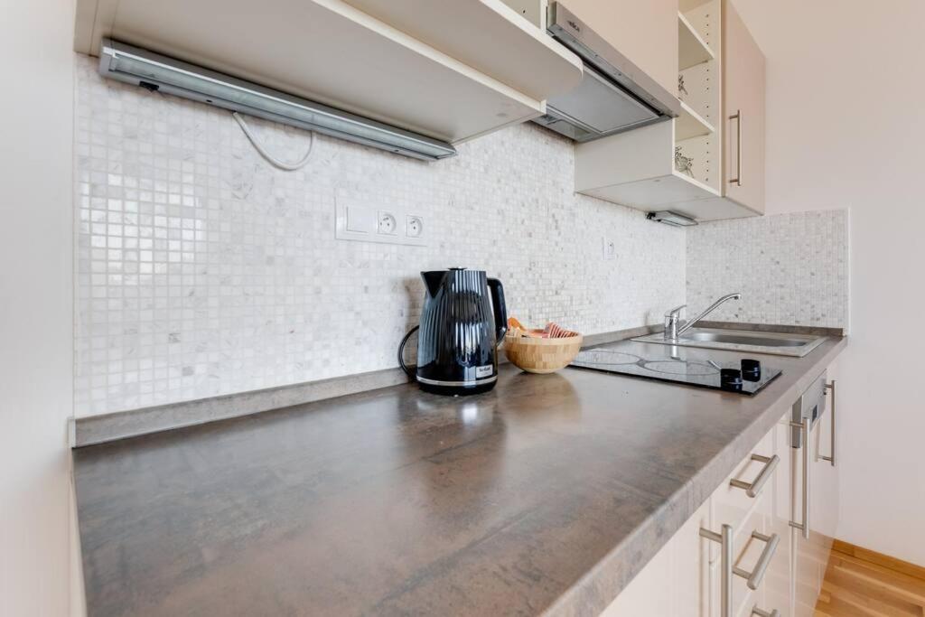 Jt'S Apartments Korunni Str. Prag Dış mekan fotoğraf